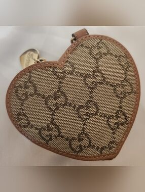 Gucci Zippy Heart Coin Purse